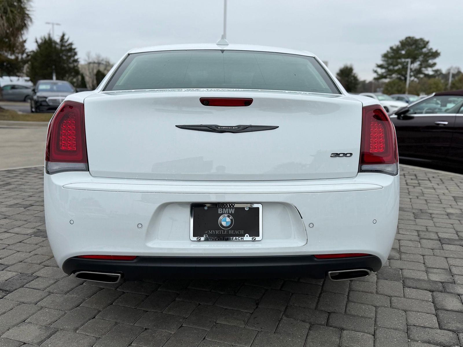 Used 2022 Chrysler 300 Touring L w/ Safetytec Plus Group image 9
