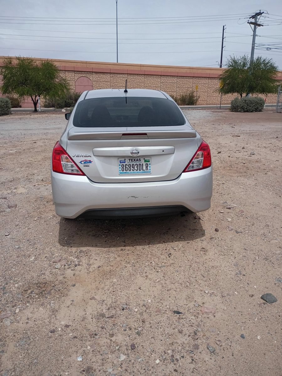 Used 2018 Nissan Versa S Plus FWD image 4