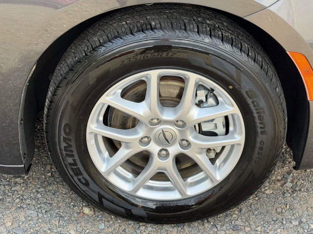 Used 2023 Chrysler Pacifica Touring-L FWD image 9