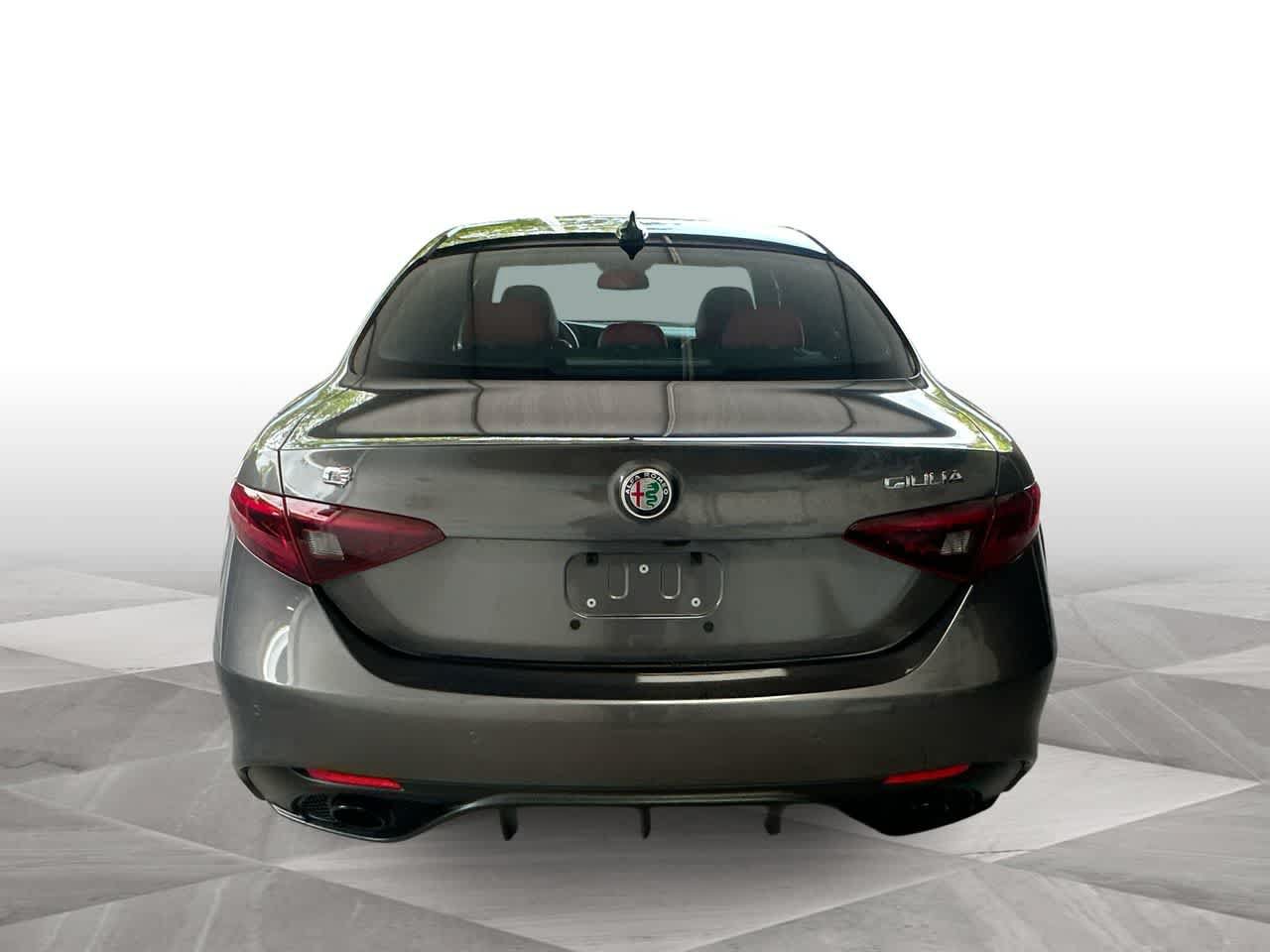 Used 2022 Alfa Romeo Giulia Veloce RWD image 7