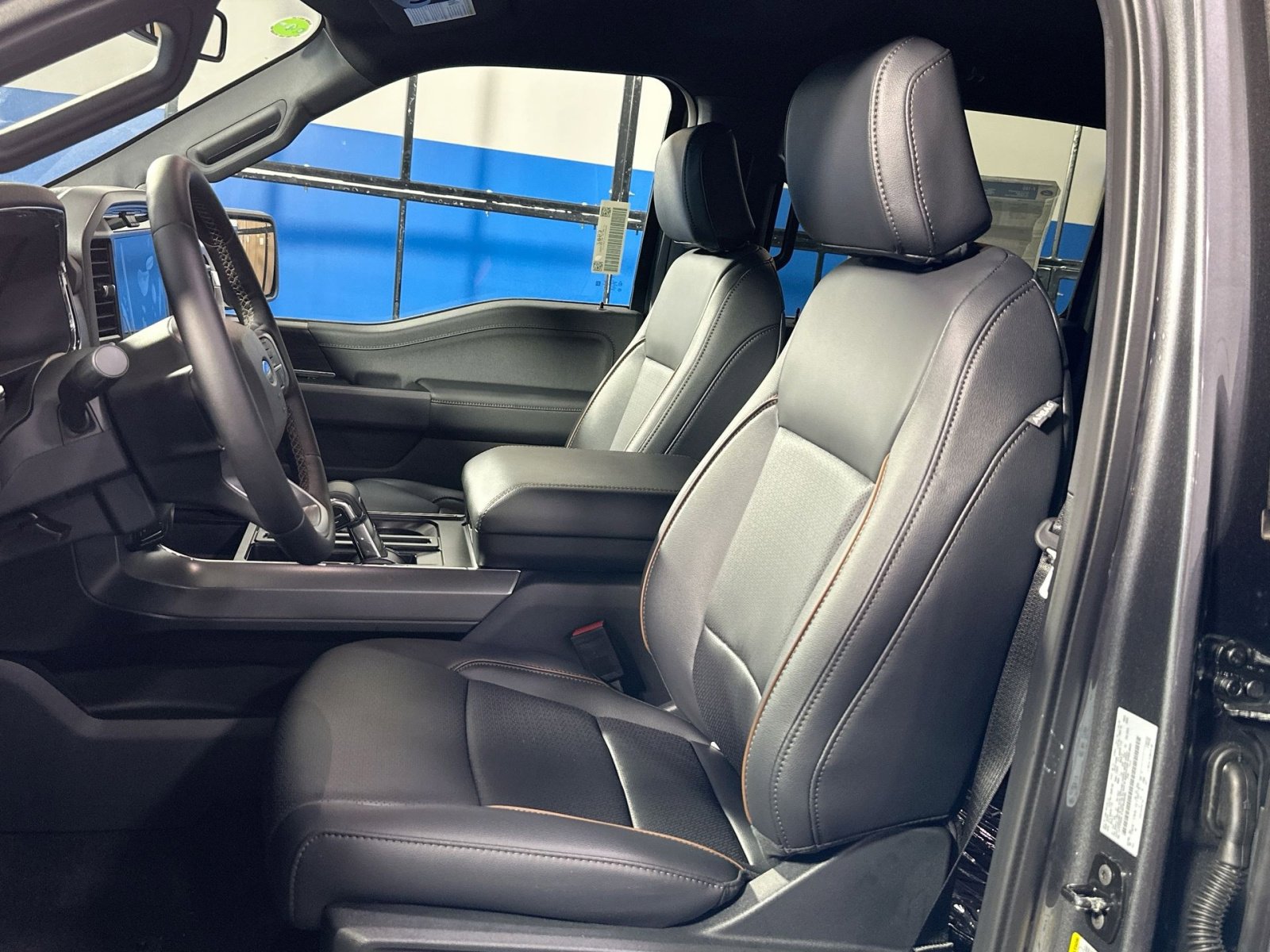 New 2025 Ford F150 Lariat w/ Equipment Group 501A Mid image 13