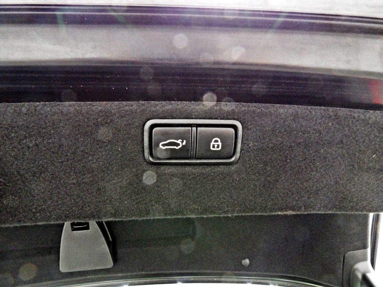 Used 2018 Genesis G80 3.8 w/ Option Group 03 image 14