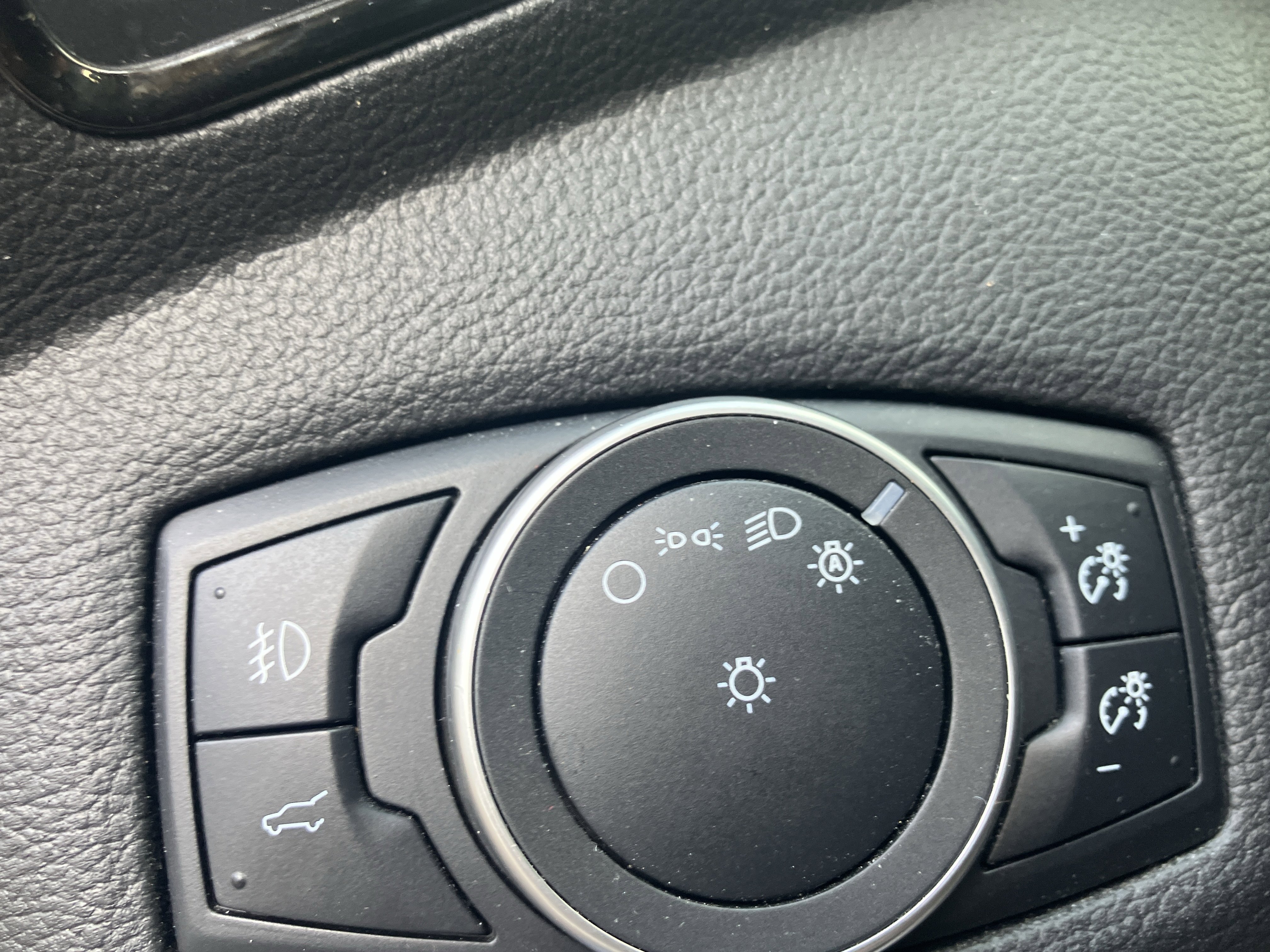 Used 2018 Ford Escape SEL image 23