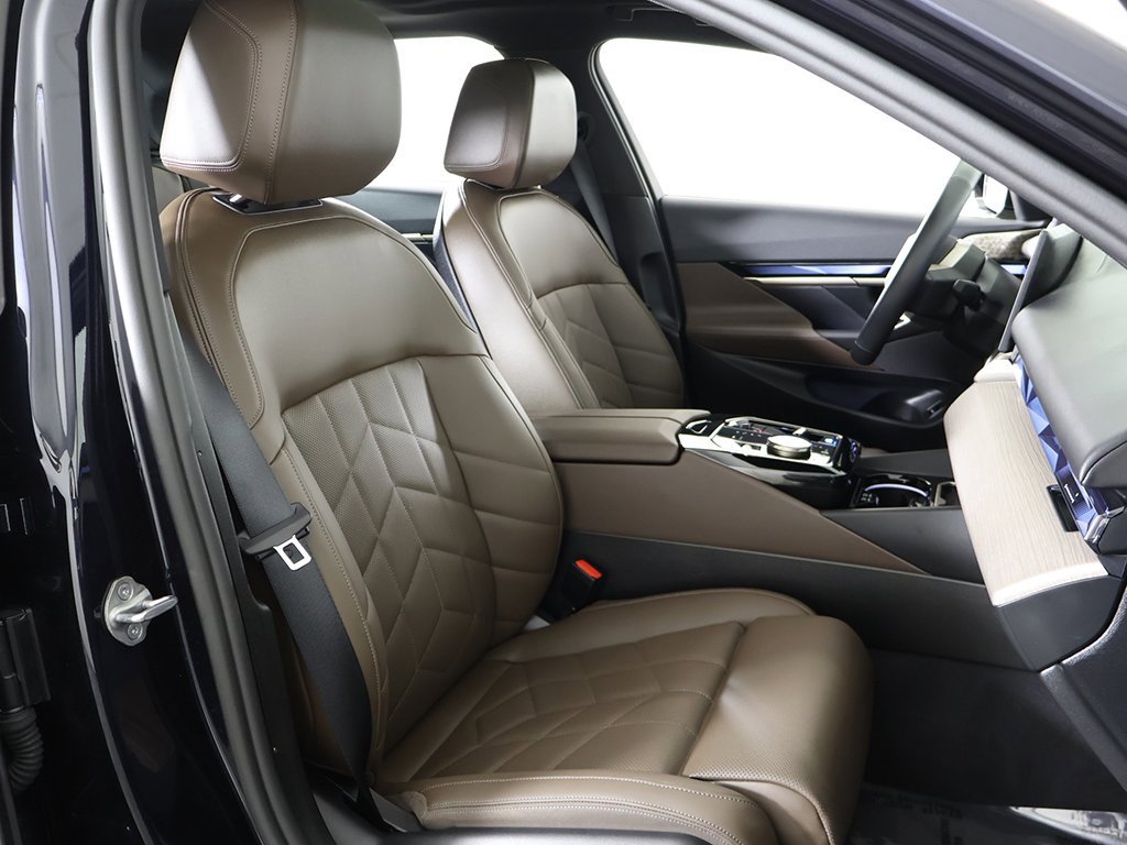 Used 2024 BMW i5 M60 w/ Premium Package image 35