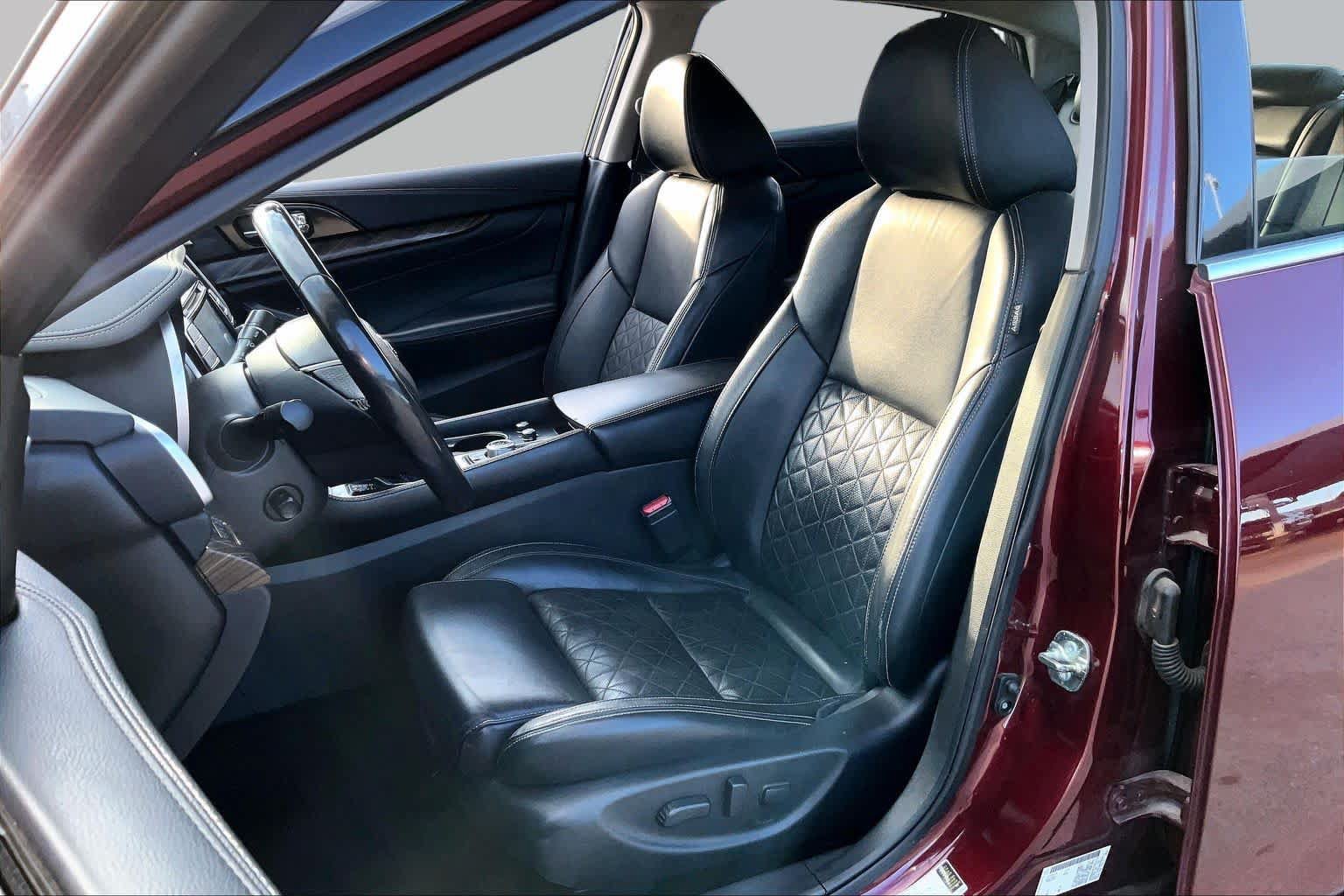 Used 2017 Nissan Maxima Platinum FWD image 7