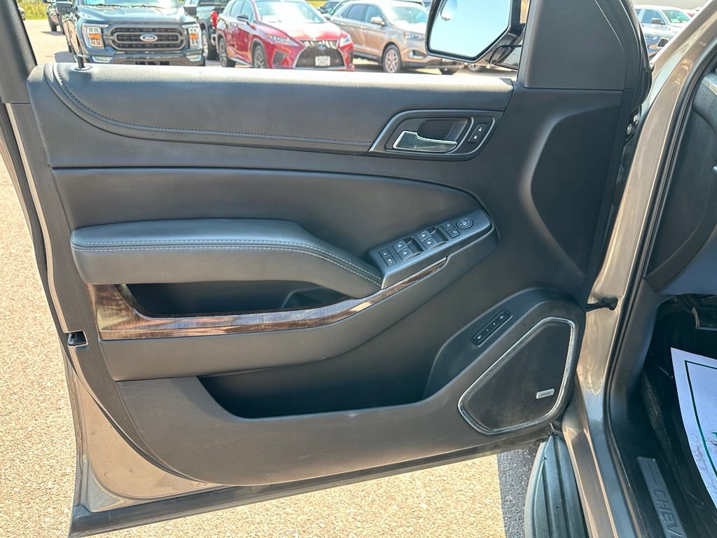 Used 2018 Chevrolet Suburban LT AWD/4WD image 12
