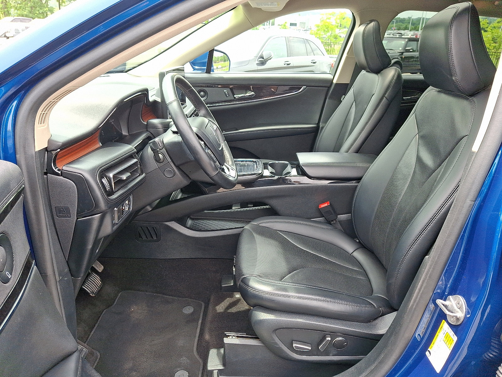 Used 2021 Lincoln Nautilus Reserve w/ Cargo Utility Package image 13