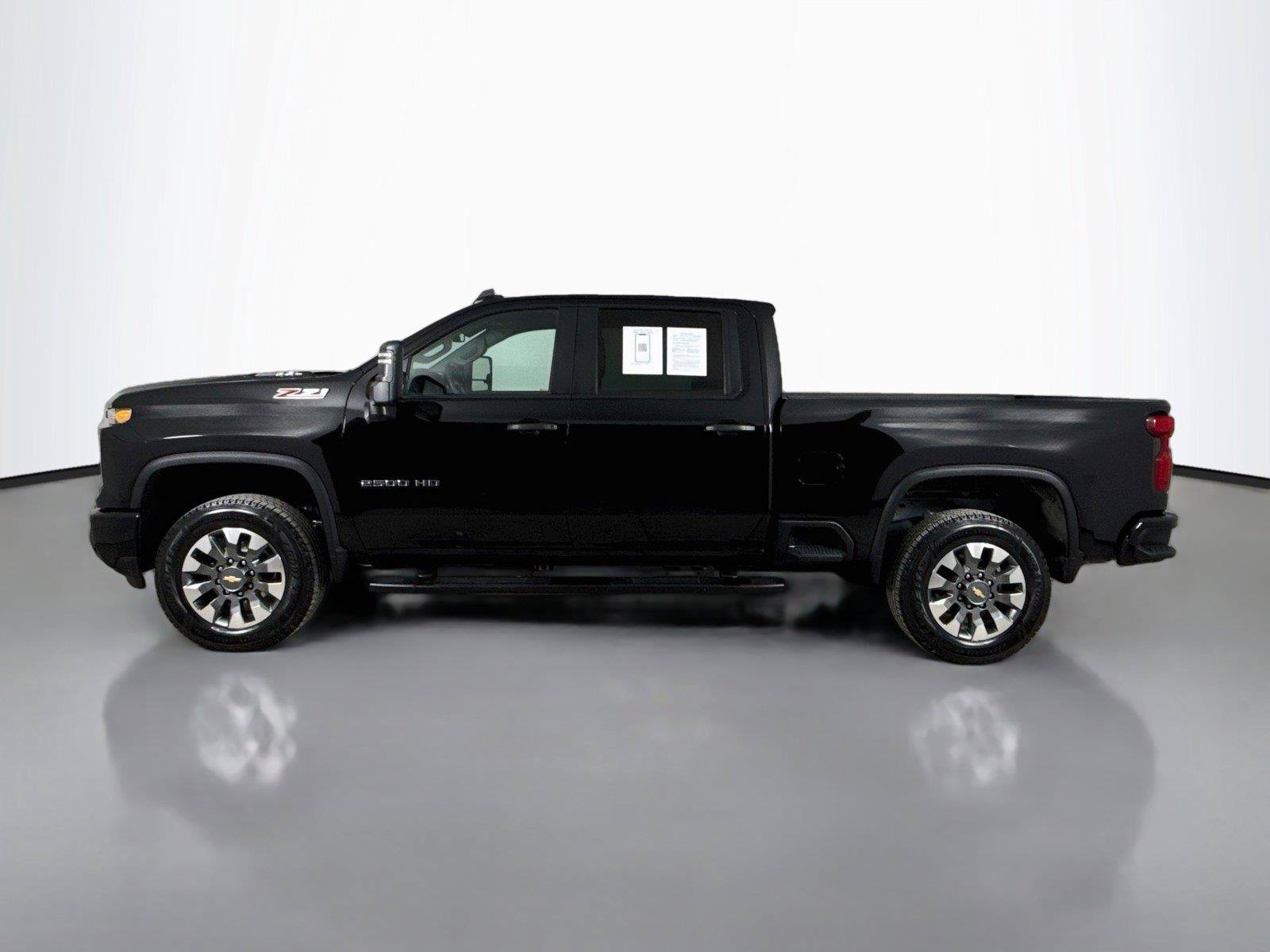 Used 2024 Chevrolet Silverado 2500 Custom w/ Custom Value Package AWD/4WD image 6