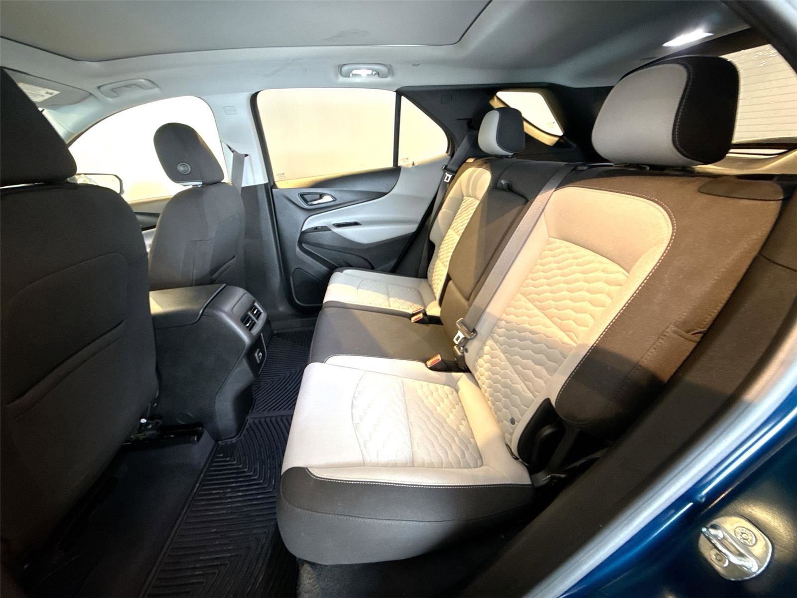 Used 2021 Chevrolet Equinox LT image 25