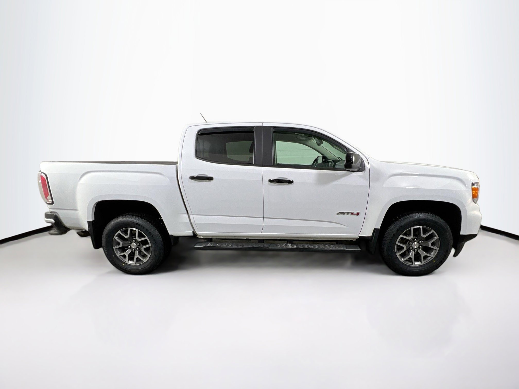 Used 2022 GMC Canyon AT4 image 4