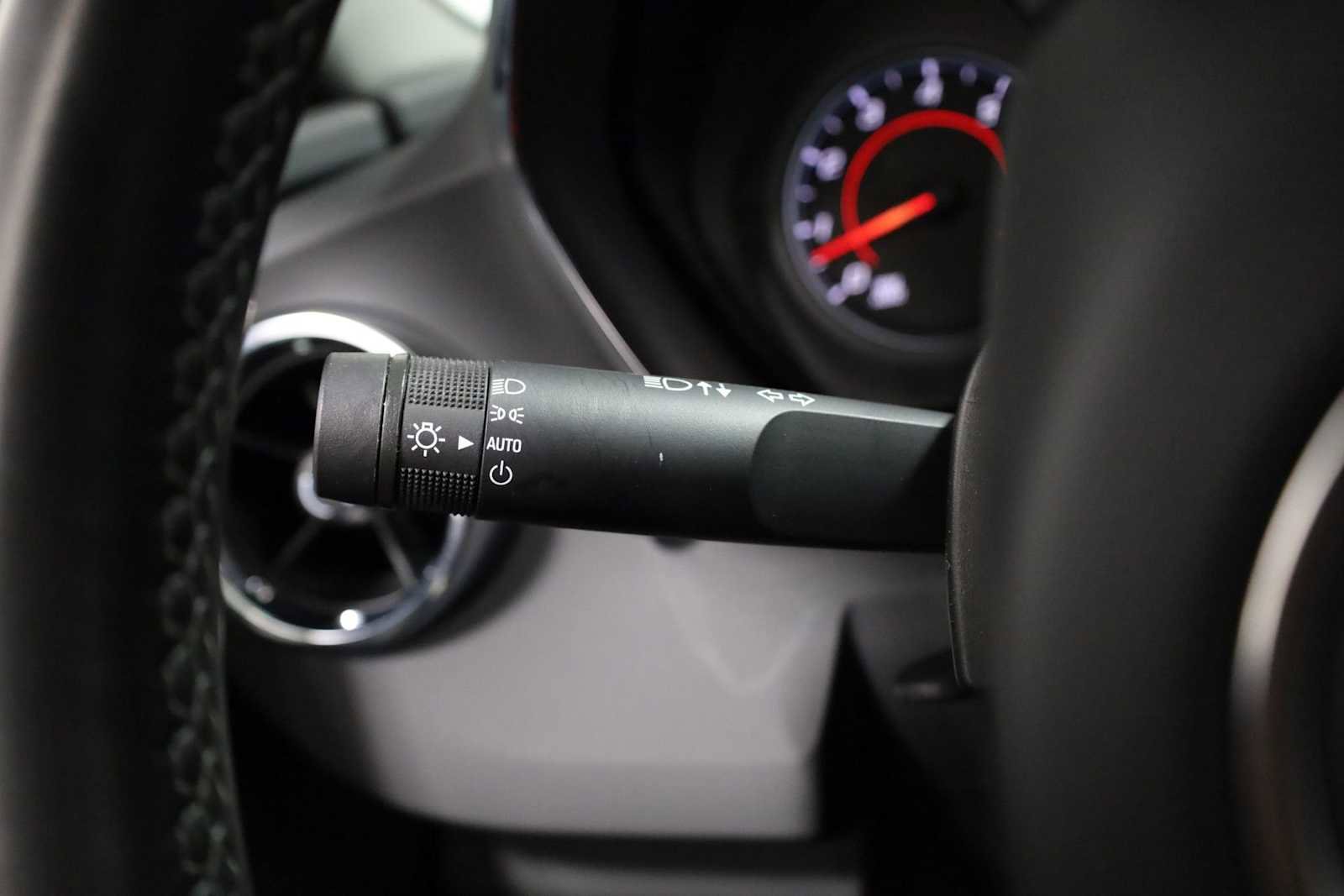 Used 2023 Chevrolet Camaro LT w/ Technology Package image 28