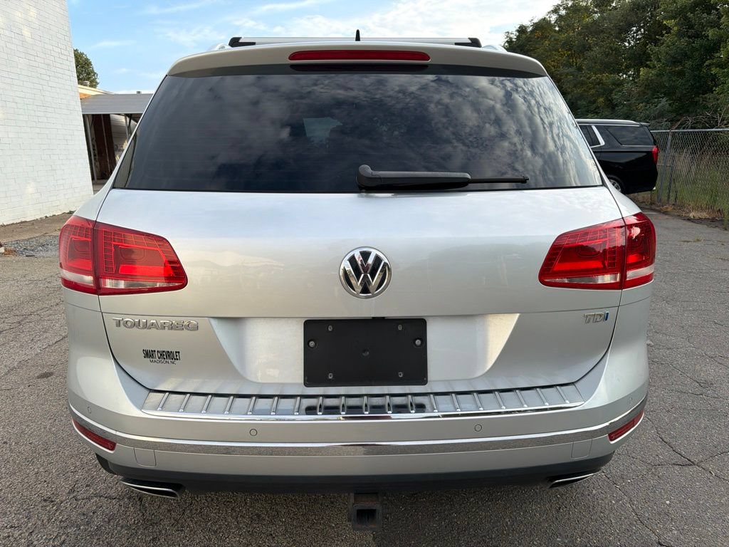 Used 2016 Volkswagen Touareg TDI w/ Technology Pkg AWD/4WD image 3