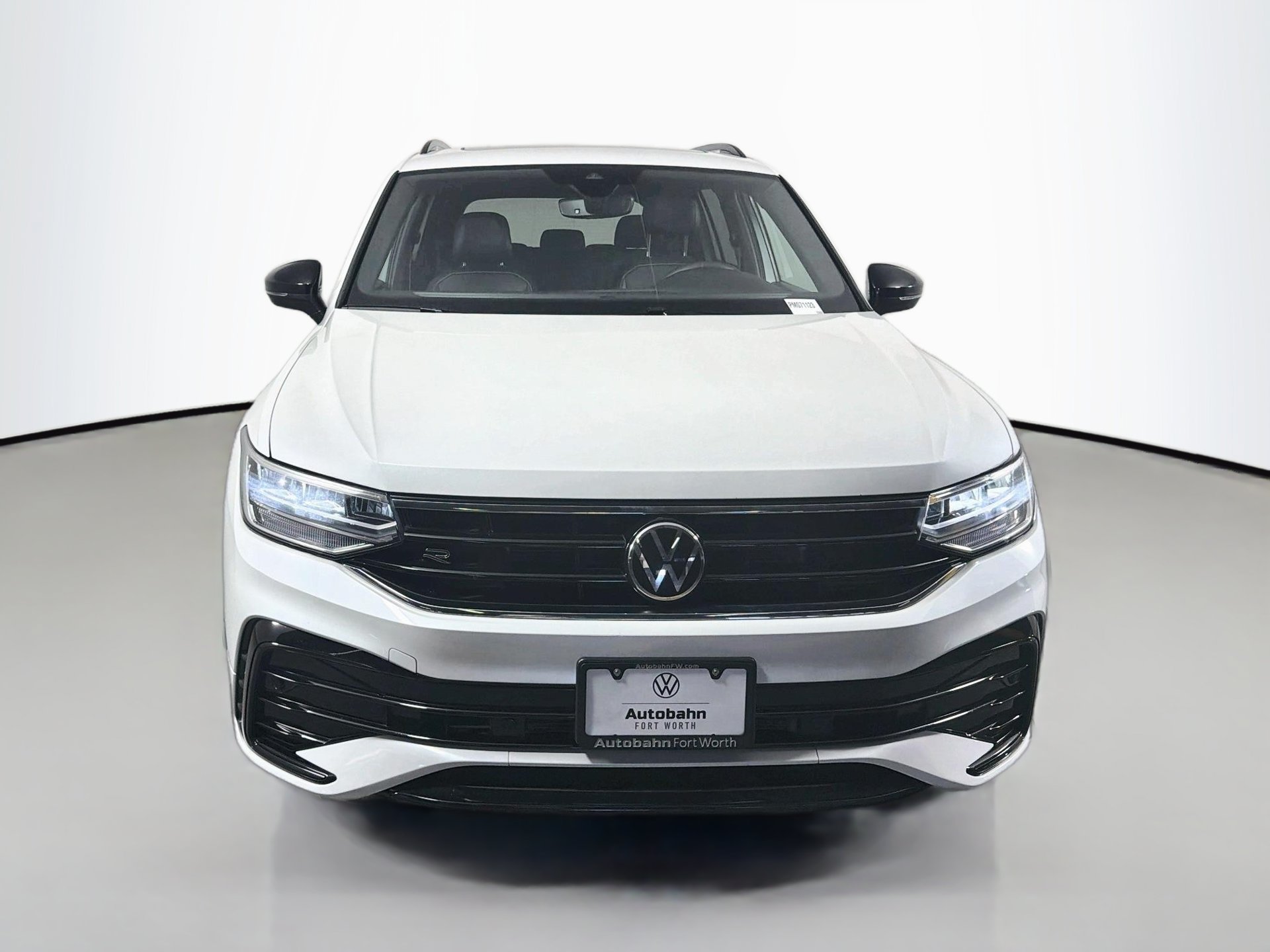 Used 2023 Volkswagen Tiguan SE R-Line FWD image 2