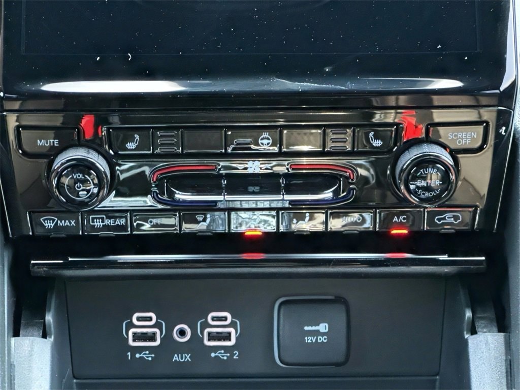 New 2025 Jeep Grand Cherokee Limited w/ Black Appearance Package image 15