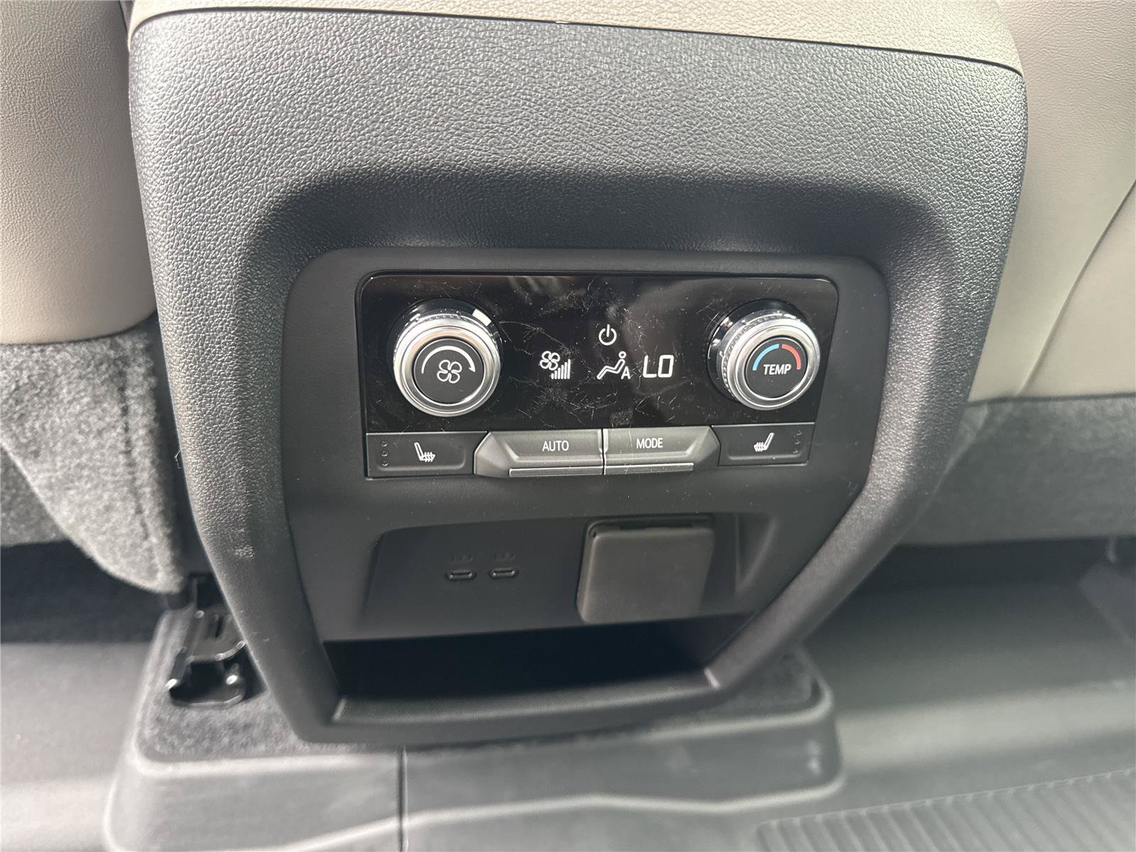 New 2026 GMC Acadia Elevation w/ Elevation Premium Package FWD image 31