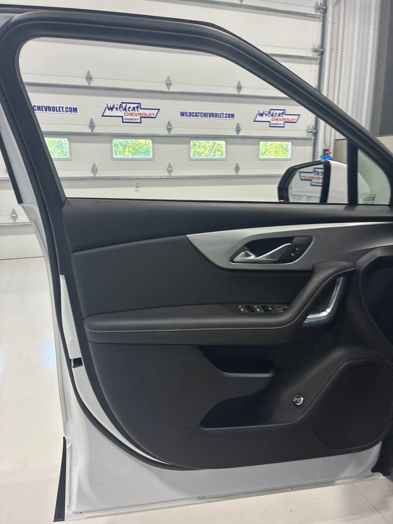 Used 2024 Chevrolet Blazer LT w/ Convenience Package FWD image 15