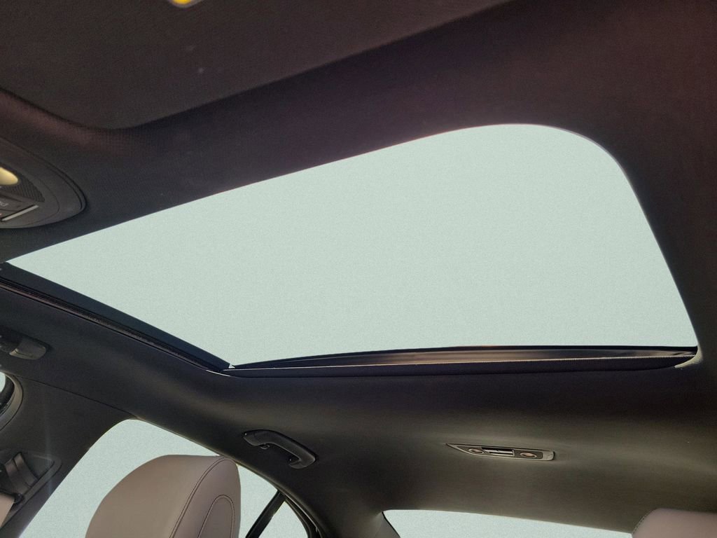 Used 2022 Genesis G70 2.0T w/ Prestige Package image 31