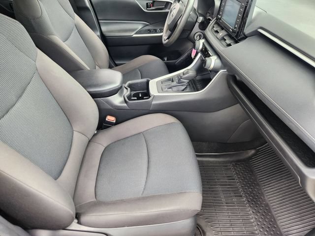 Used 2022 Toyota RAV4 LE FWD image 14