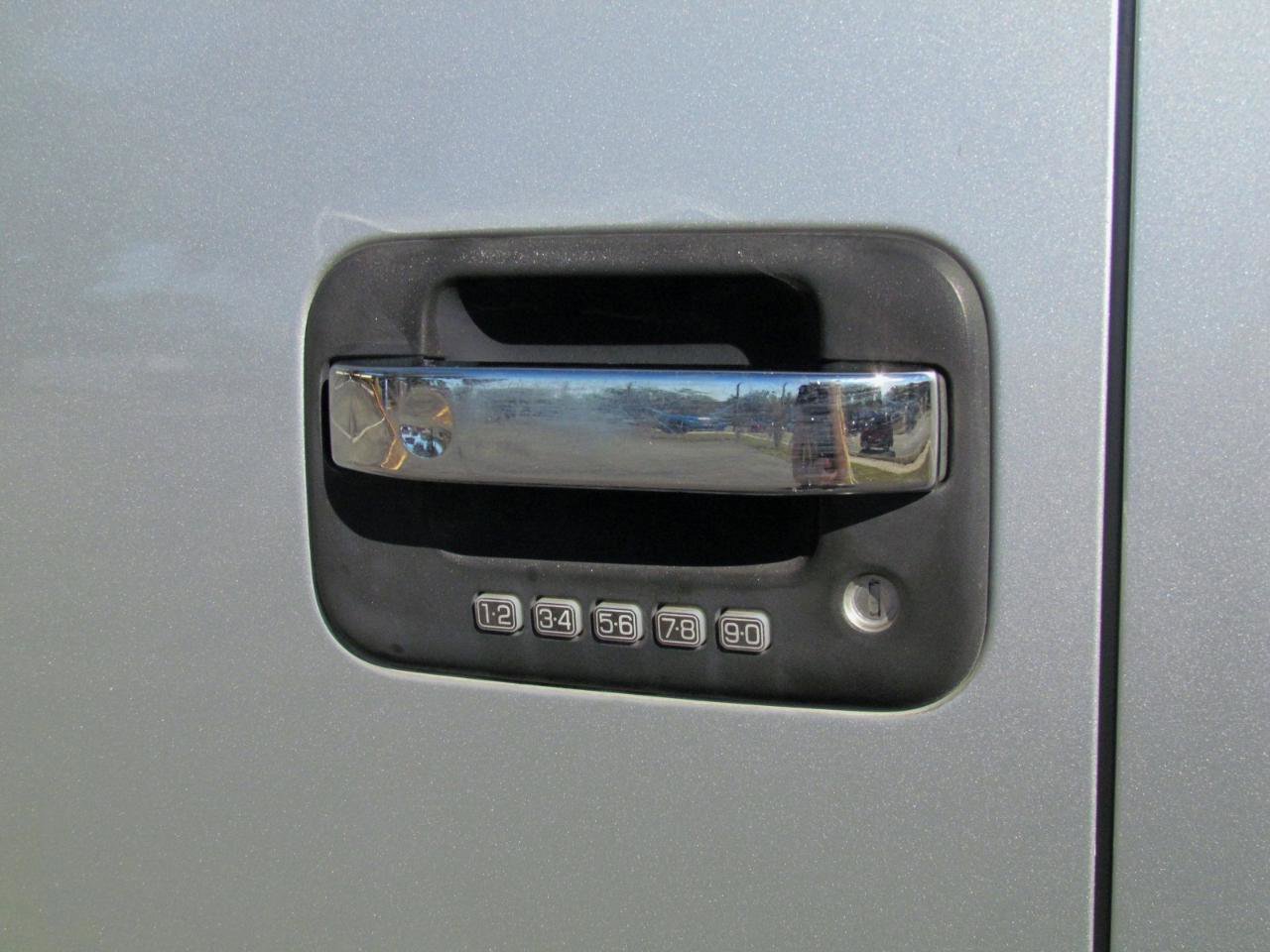 Used 2013 Ford F150 XLT image 19