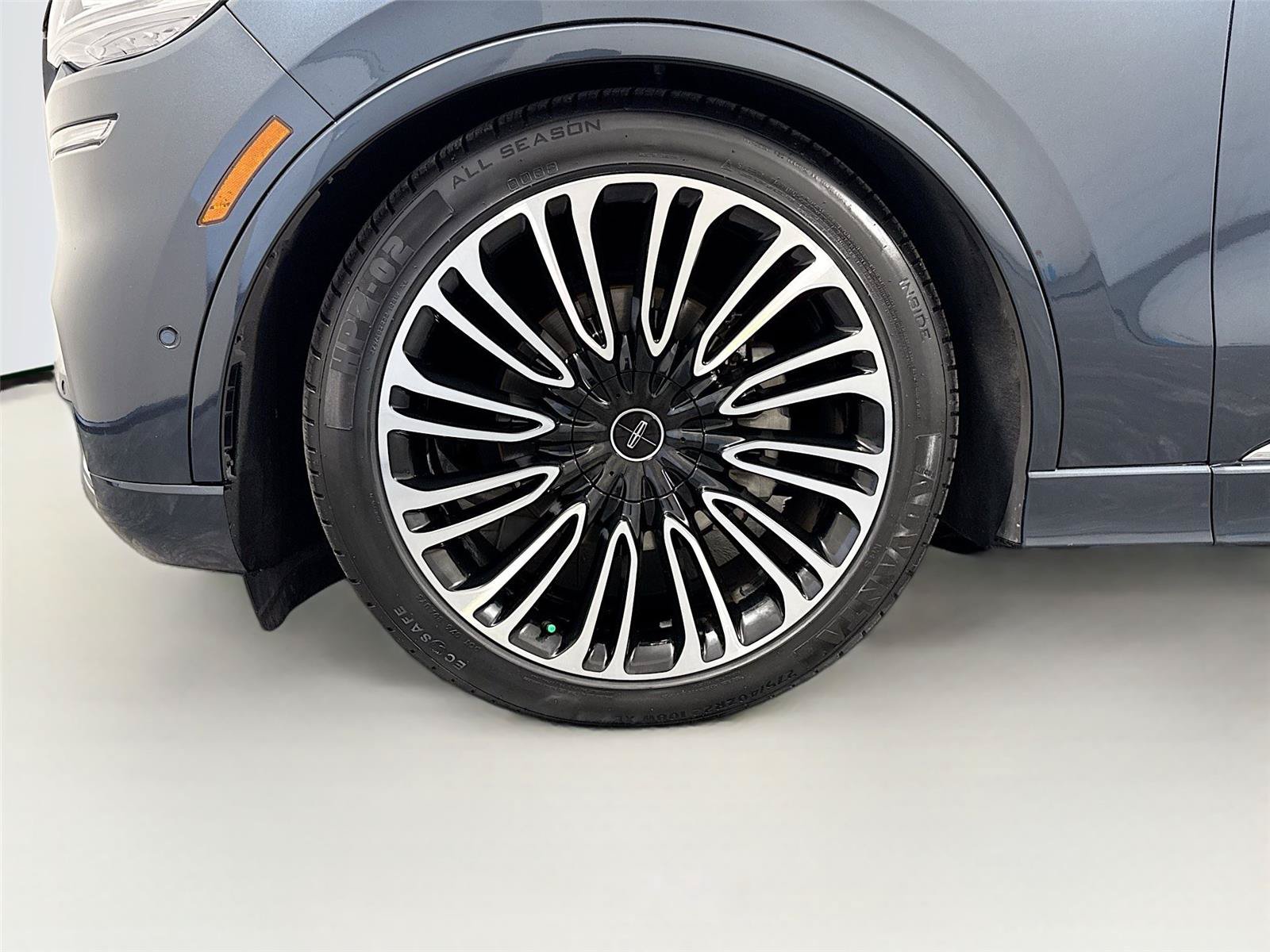 Used 2023 Lincoln Aviator Black Label w/ Dynamic Handling Package AWD/4WD image 39