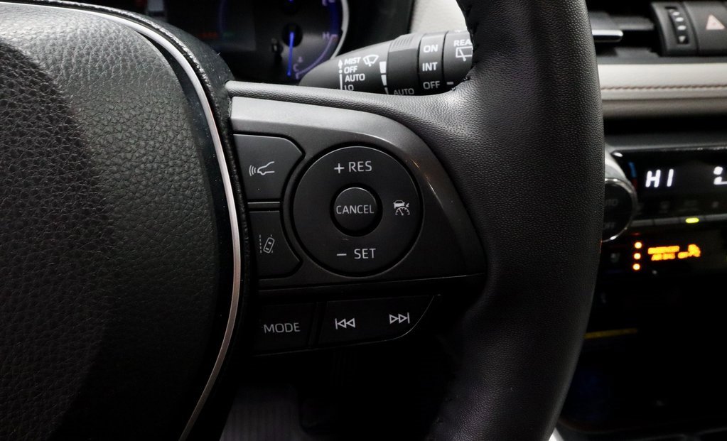 Used 2020 Toyota RAV4 Limited image 30