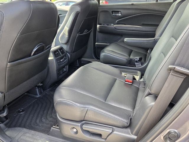 Used 2021 Honda Pilot Touring image 11