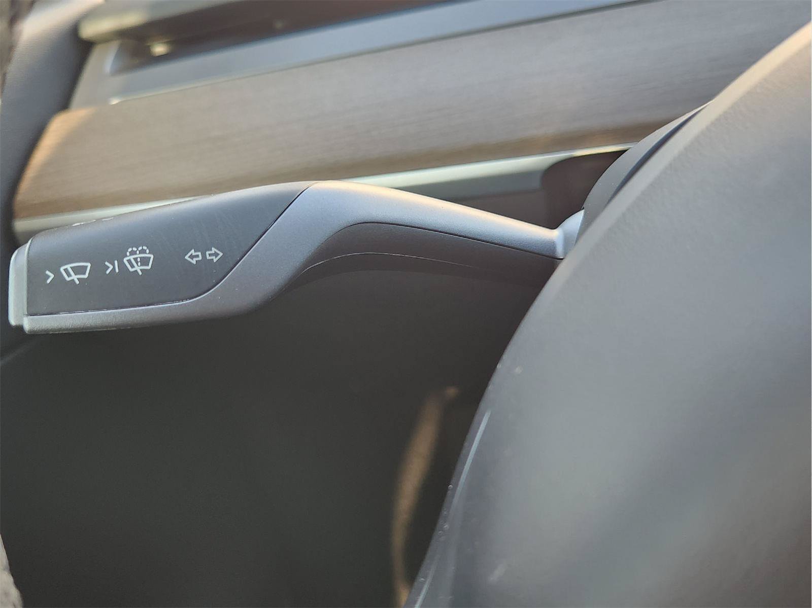 Used 2021 Tesla Model Y Long Range AWD/4WD image 22