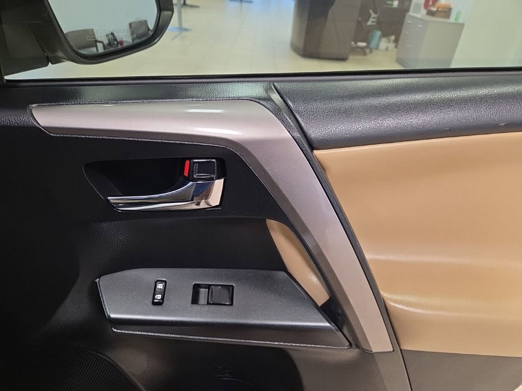 Used 2018 Toyota RAV4 XLE w/ Plus Extra Value Package image 19