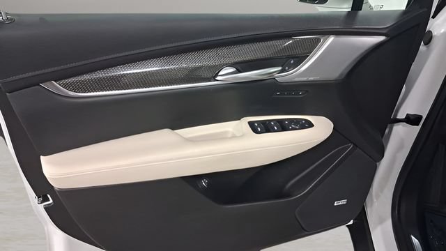 Used 2022 Cadillac XT5 Sportv w/ Technology Package AWD/4WD image 22
