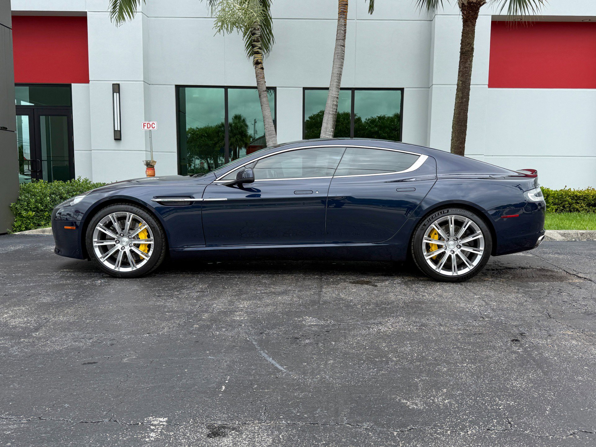 Used 2014 Aston Martin Rapide S RWD image 9