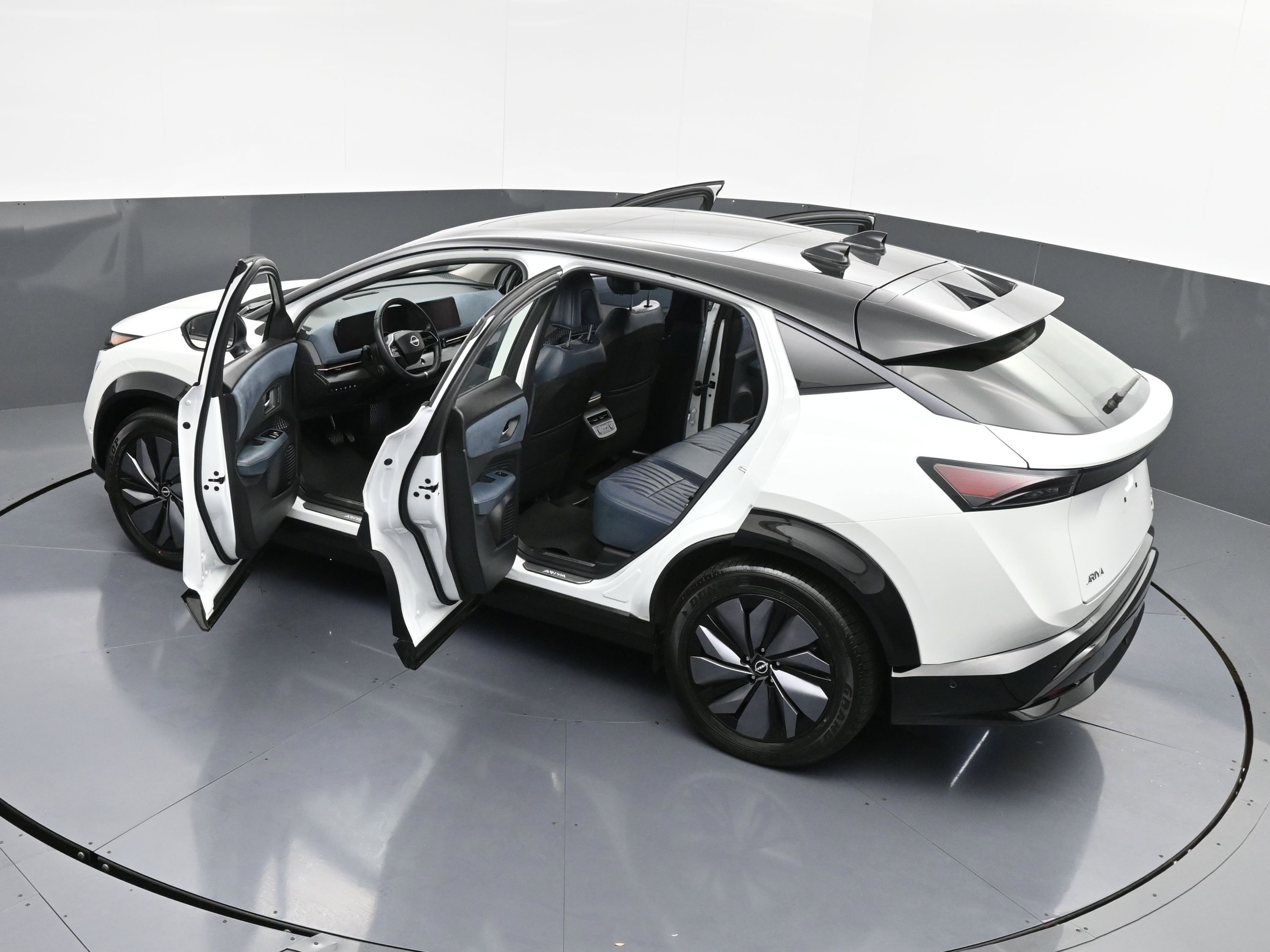 Used 2023 Nissan Ariya image 42