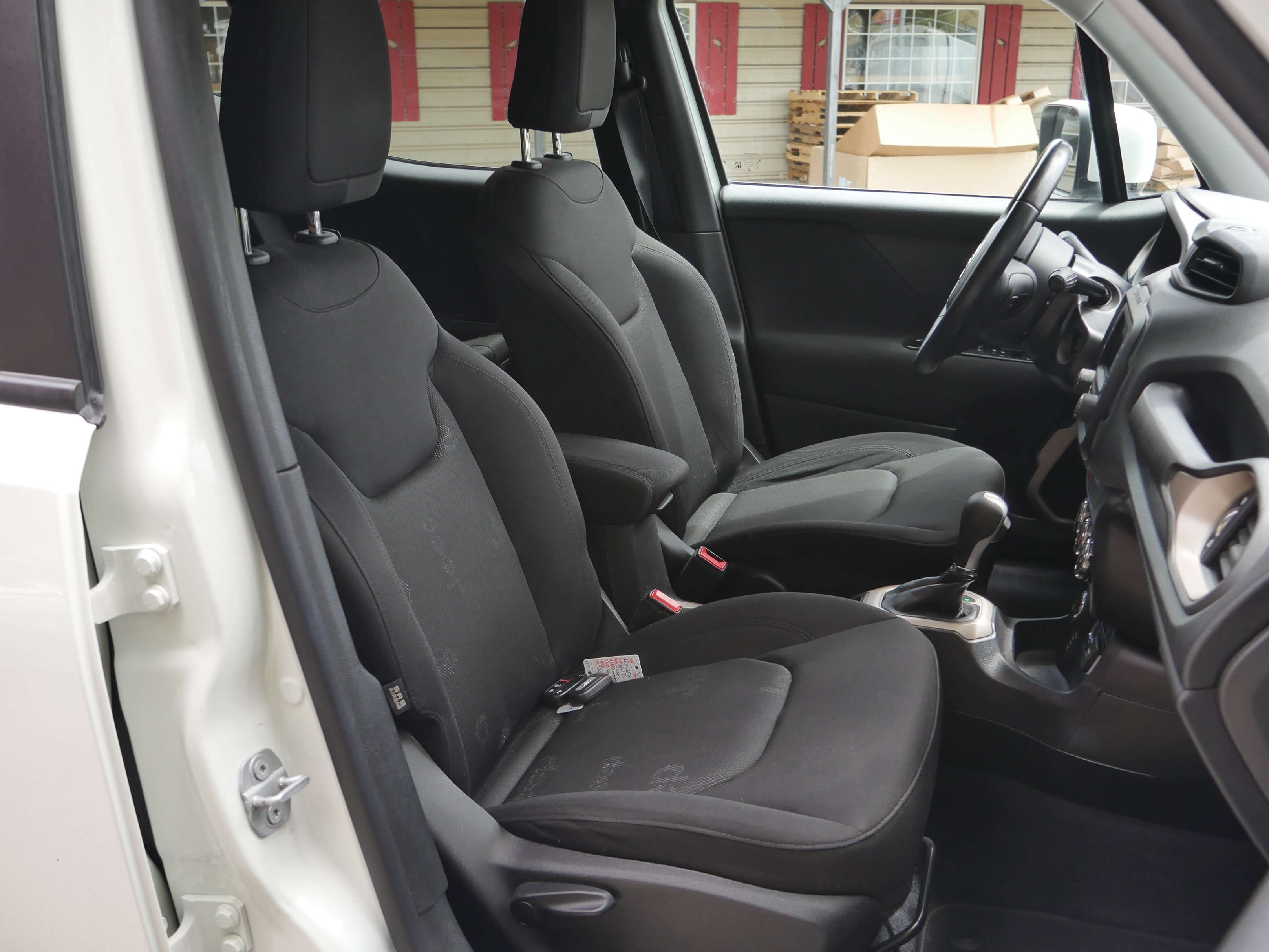 Used 2017 Jeep Renegade Latitude AWD/4WD image 26