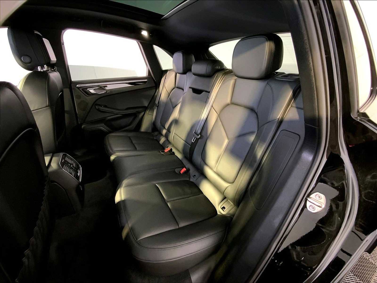 Certified 2023 Porsche Macan image 24
