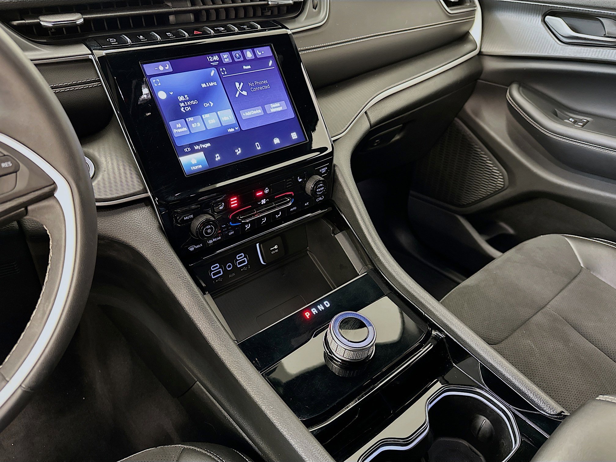 Used 2023 Jeep Grand Cherokee L Laredo image 25