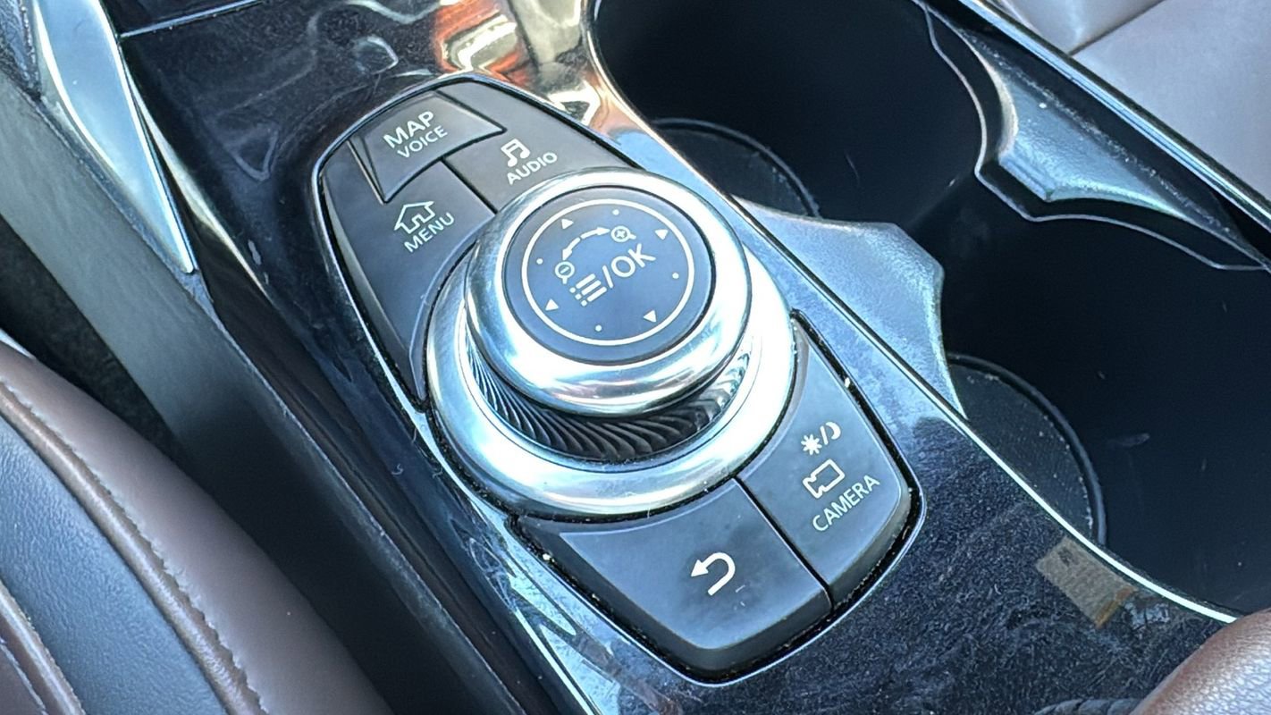 Used 2018 INFINITI QX30 Premium w/ Technology Package image 35