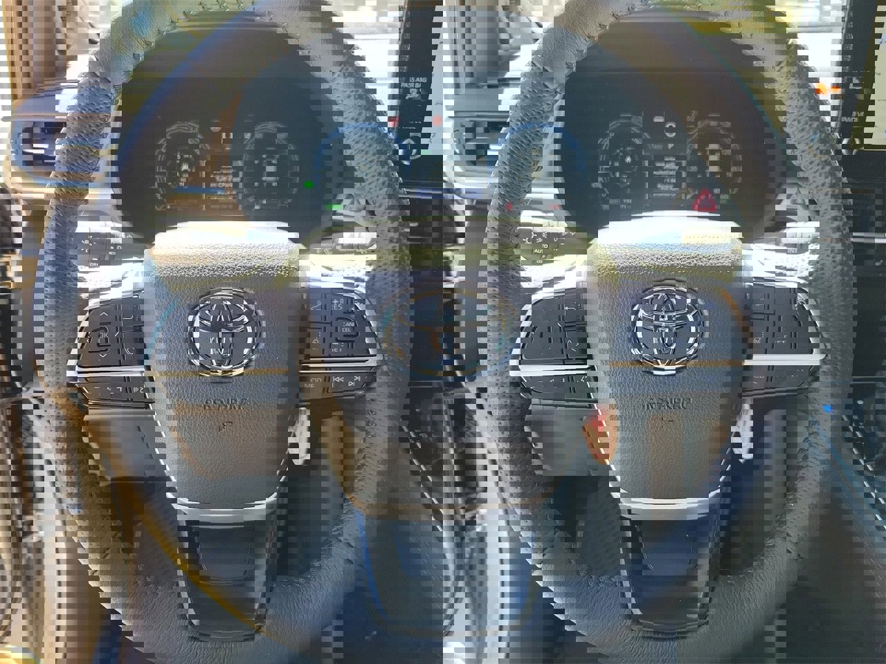 Used 2025 Toyota Sienna Limited image 19