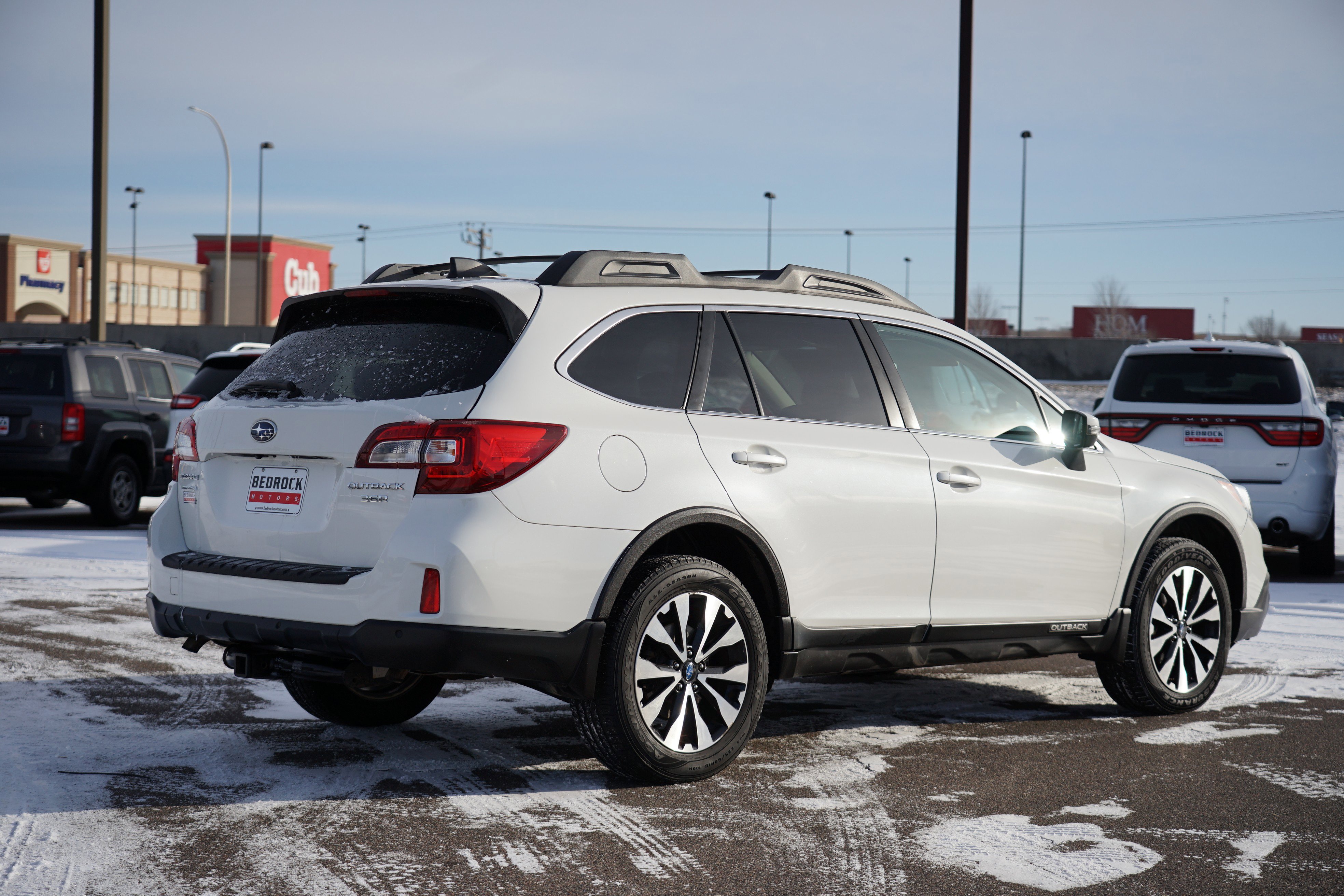Used 2017 Subaru Outback 3.6R Limited image 3