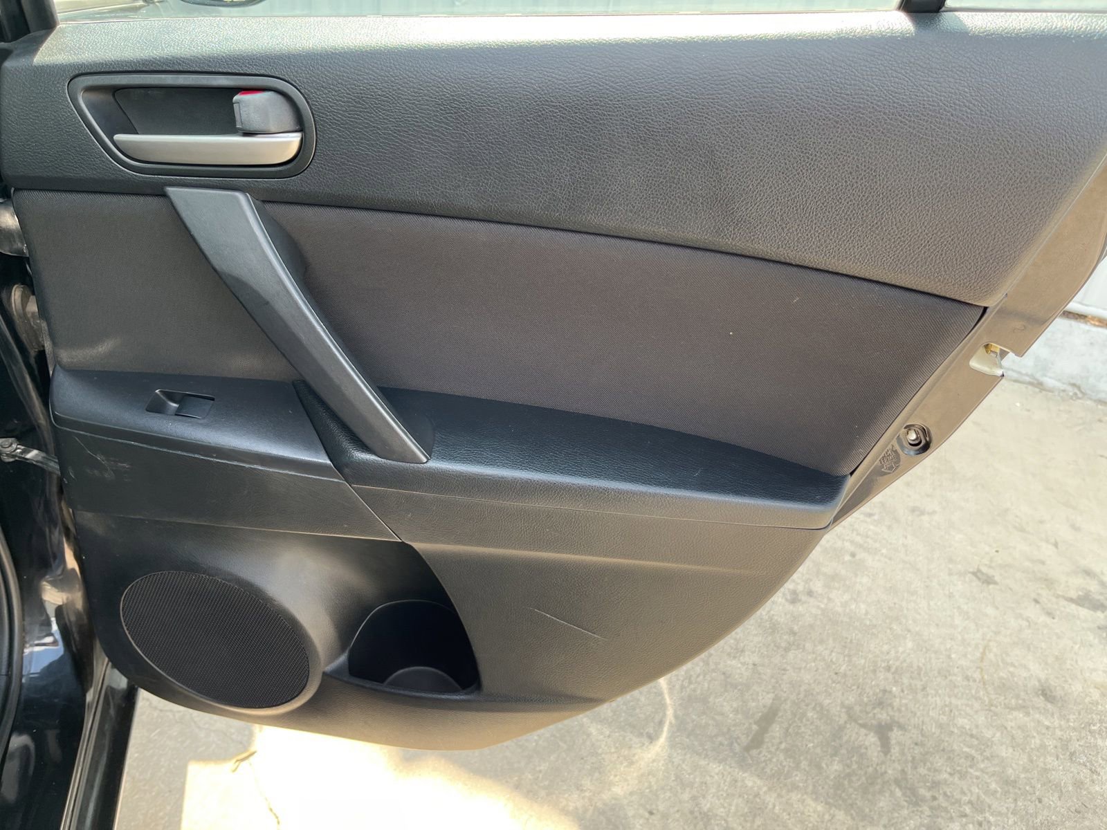 Used 2013 MAZDA MAZDA3 i SV FWD image 15