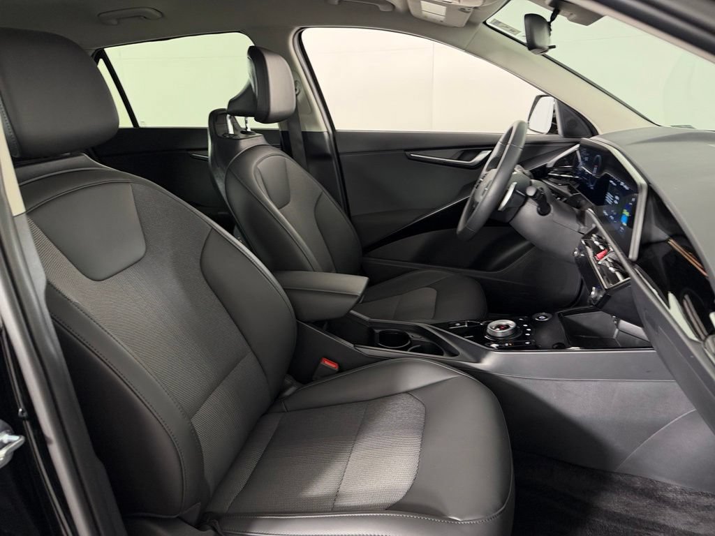 Used 2025 Kia Niro Wind FWD image 33