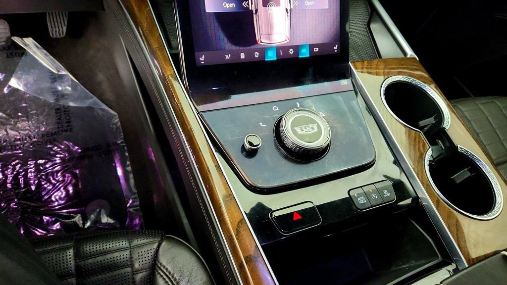Used 2025 Cadillac Escalade Sport Platinum AWD/4WD image 16