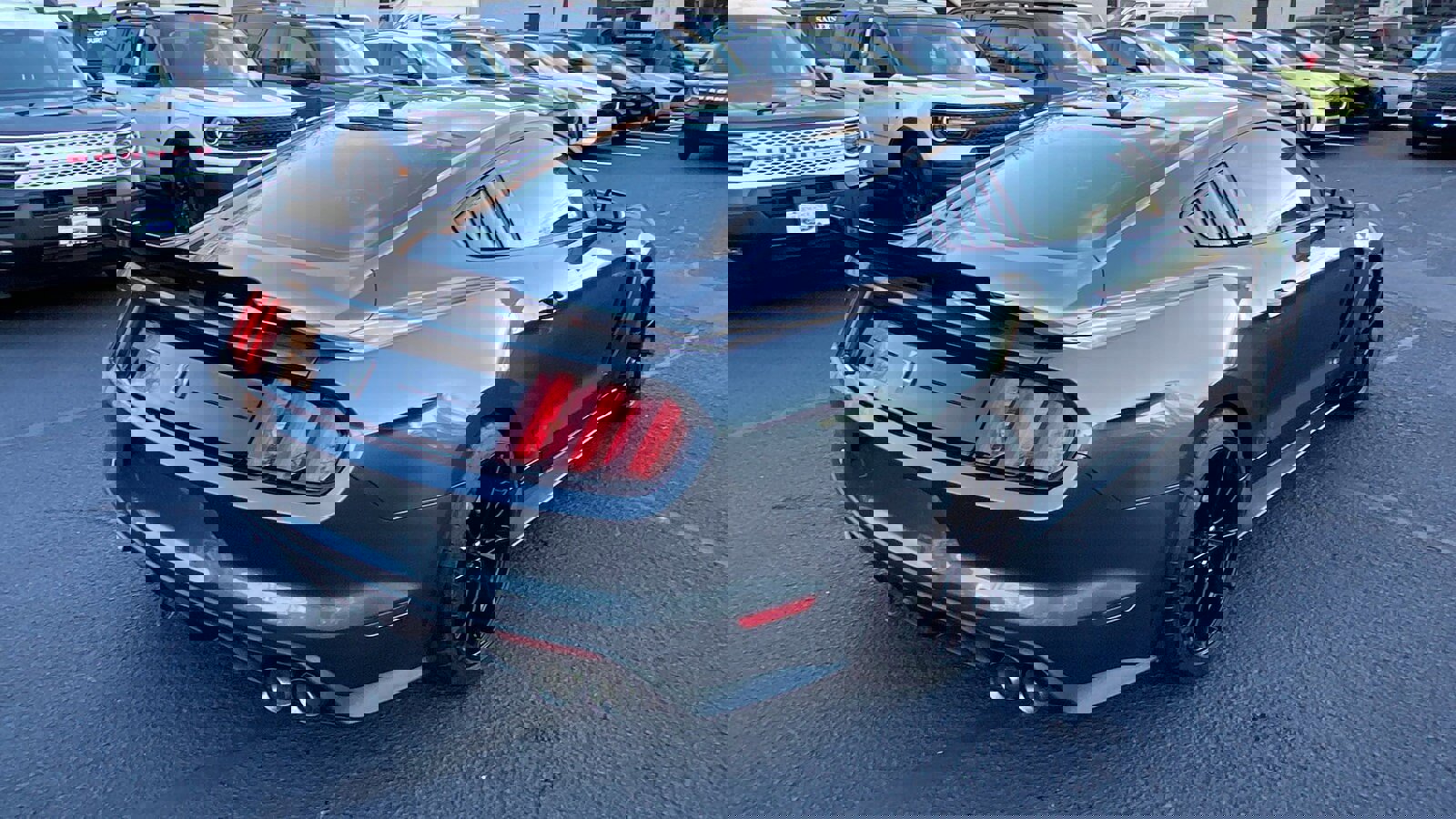 Used 2020 Ford Mustang Shelby GT350 w/ Technology Package image 28