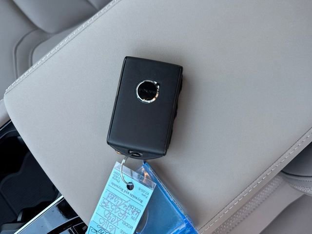 Used 2026 Volvo XC90 B6 Core w/ Protection Package Premier image 36