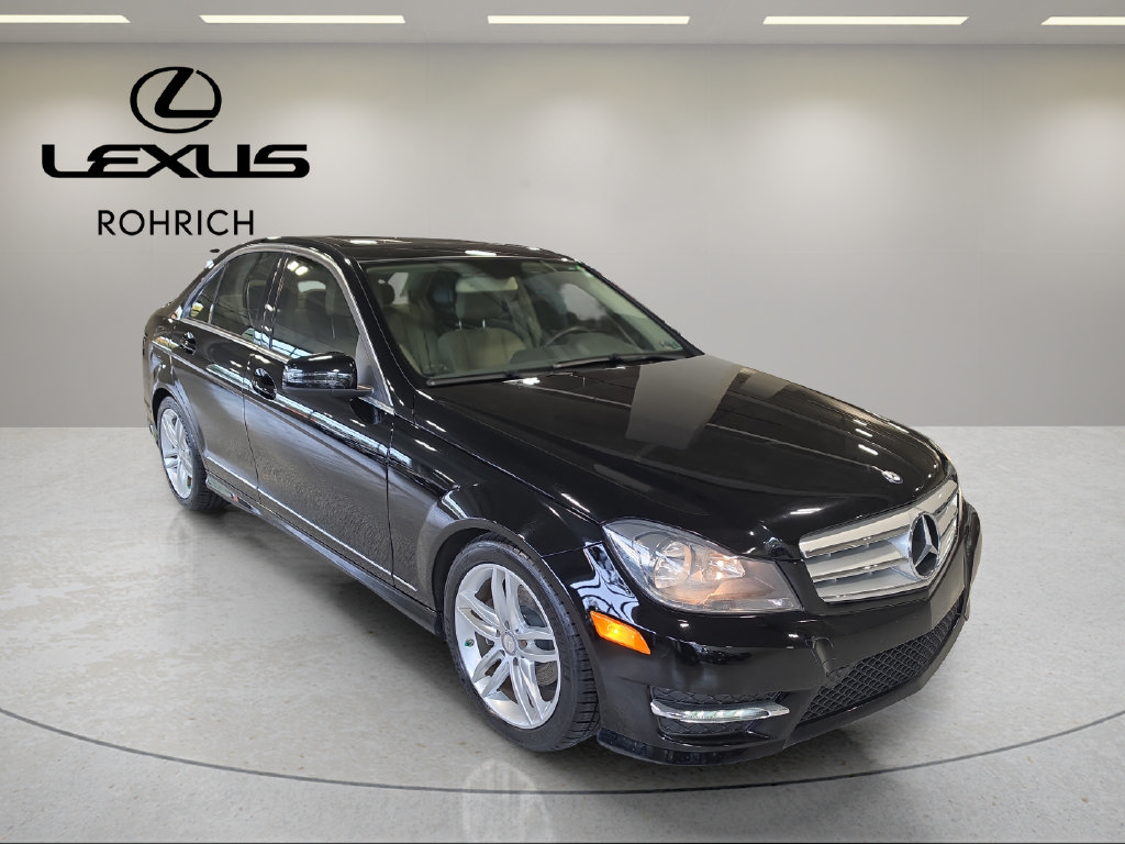 Used 2012 Mercedes-Benz C 300 4MATIC Sedan image 4