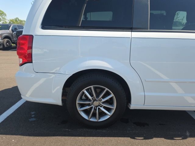 Used 2016 Dodge Grand Caravan SE image 7