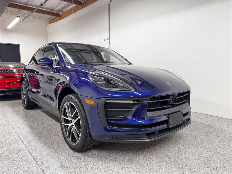 Used 2025 Porsche Macan w/ Premium Package Plus AWD/4WD image 11