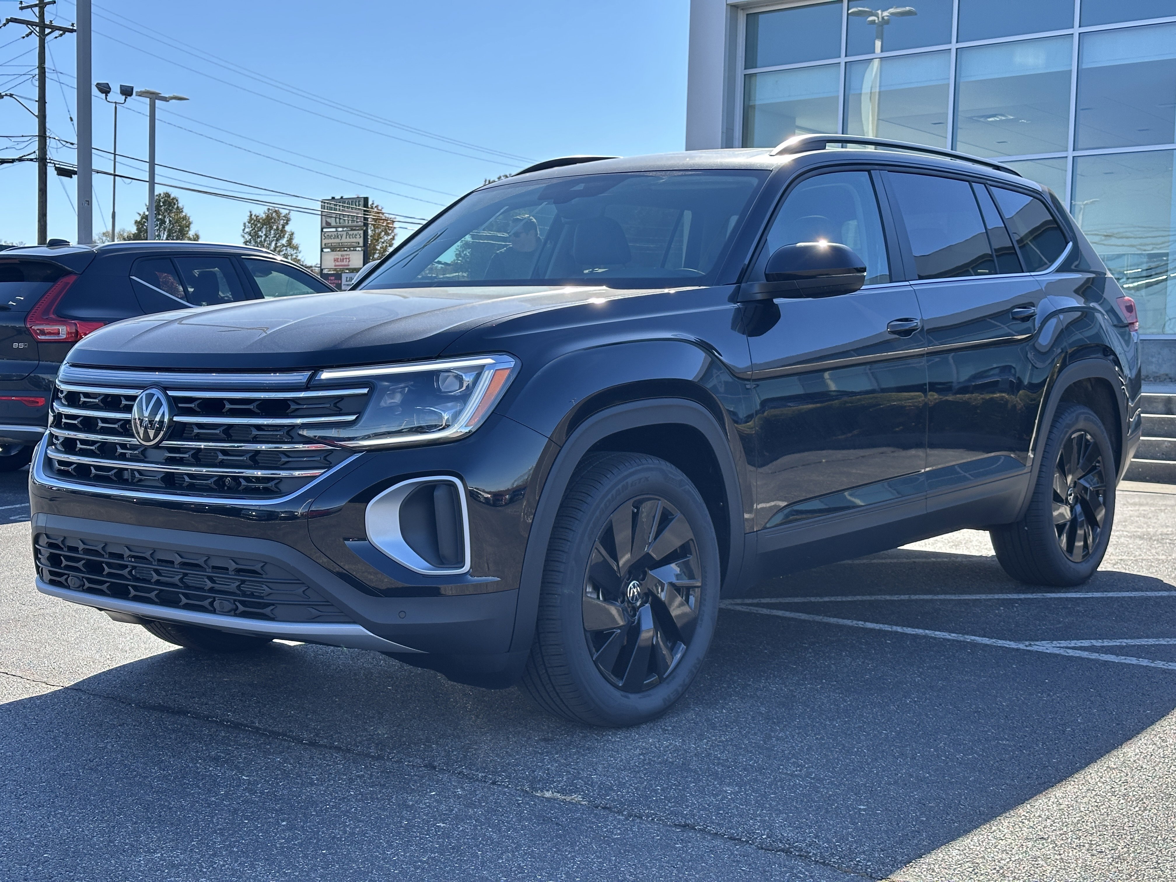New 2026 Volkswagen Atlas SE image 3