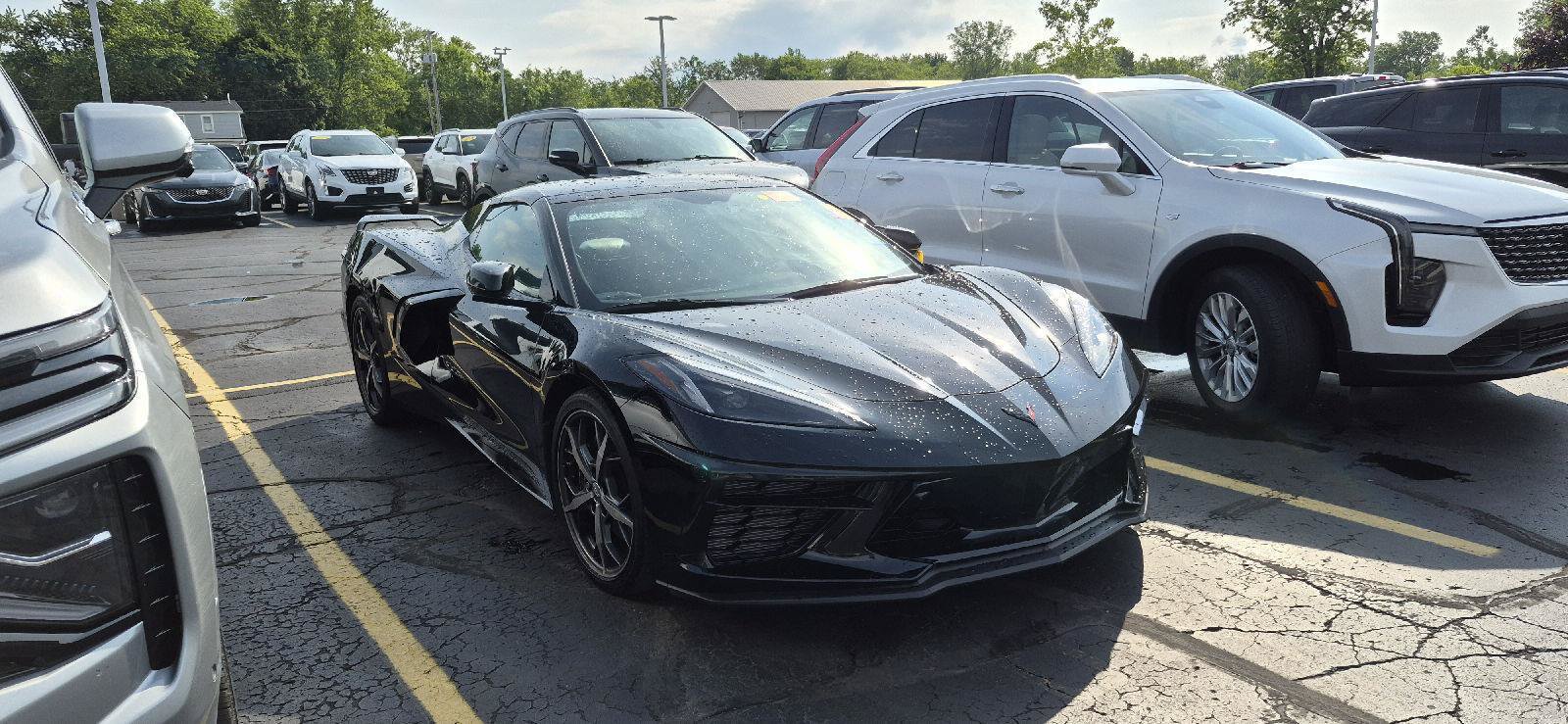 Used 2021 Chevrolet Corvette Stingray Premium Conv w/ Z51 Performance Package RWD image 2
