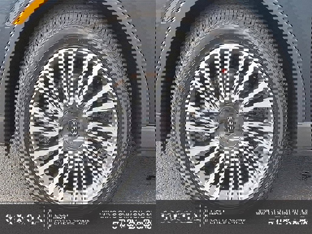 Certified 2022 Lincoln Corsair Reserve w/ Equipment Group 201A image 8