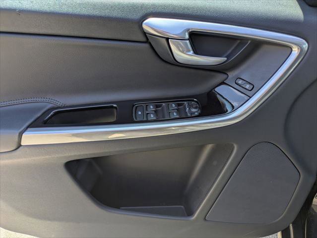 Used 2015 Volvo XC60 T6 FWD image 10