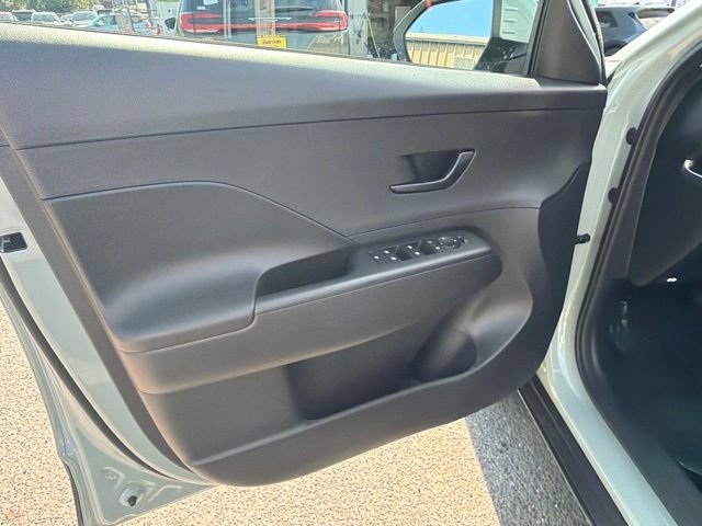 Used 2026 Hyundai Kona SE AWD/4WD image 16